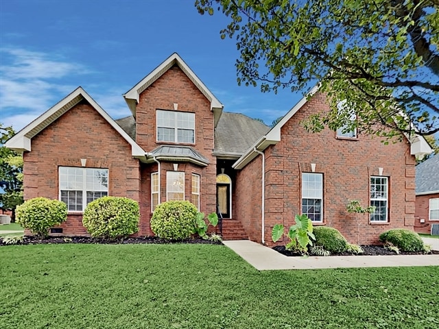 Building Photo - 447 Titans Cir