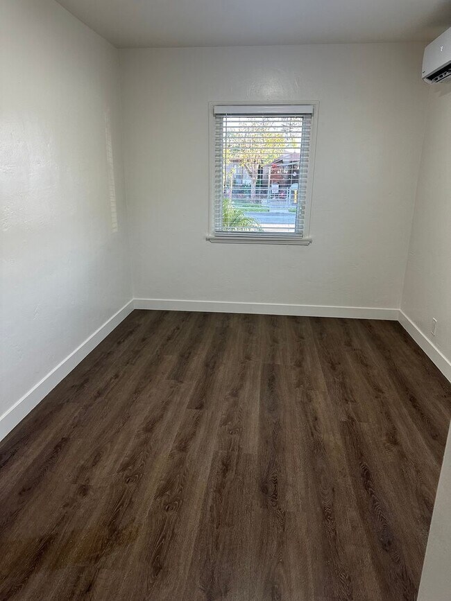 Foto del edificio - 7825 8th St