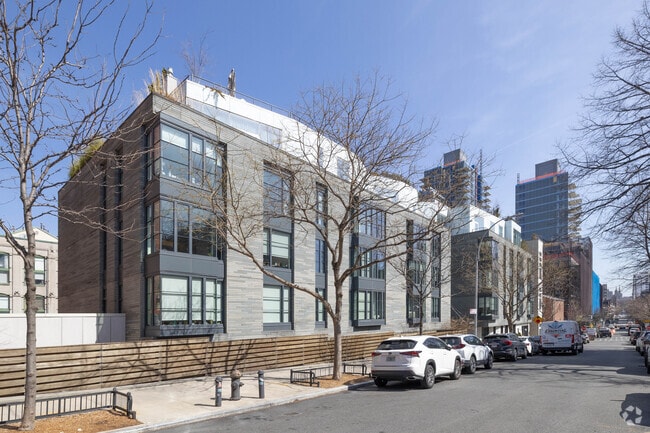 Building Photo - 345 Carroll St