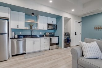 Building Photo - 4 Bridge St