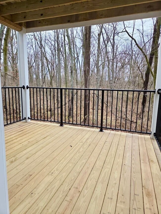 Foto del edificio - Exquisite just built condo with everything! Ground floor, no stairs, attached garage