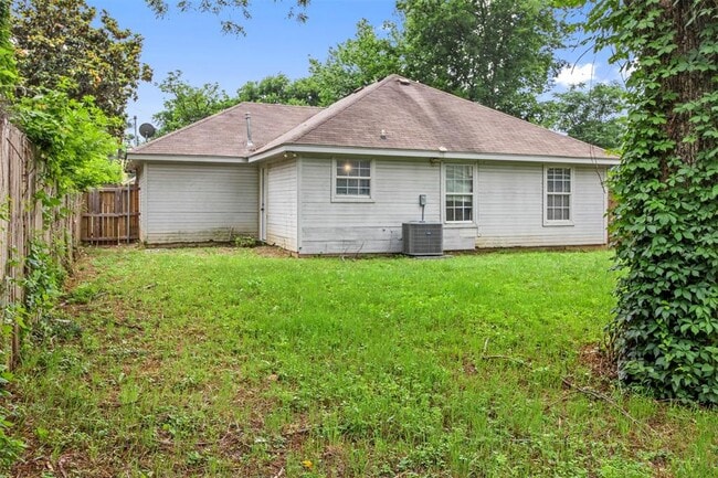 Building Photo - 2619 Starks Ave