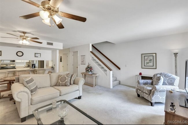 Building Photo - 9725 E Goldfinch Ln