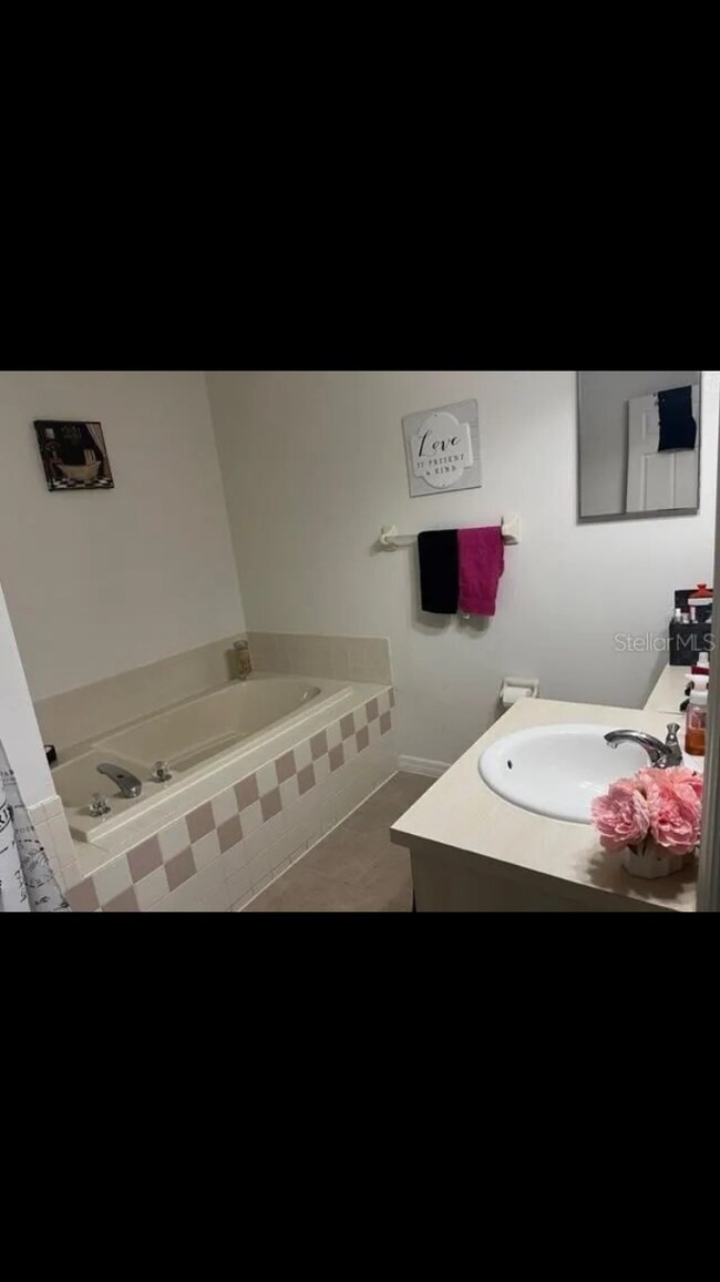 Foto del edificio - 7400 Riverbank Dr