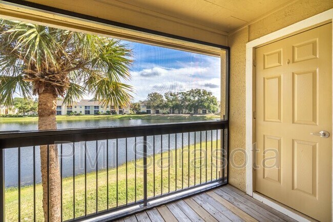 Foto del edificio - 4021 Crockers Lake Blvd