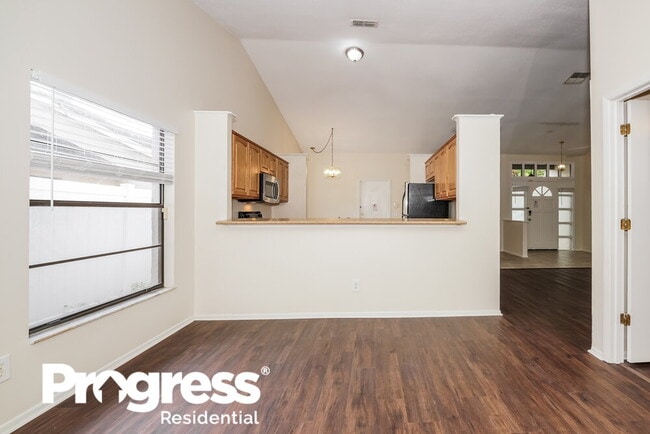 Building Photo - 830 E Charing Cross Cir