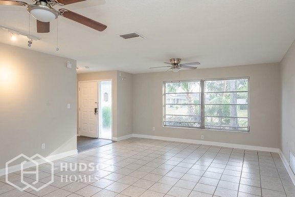 Building Photo - 2525 Bramblewood Dr W