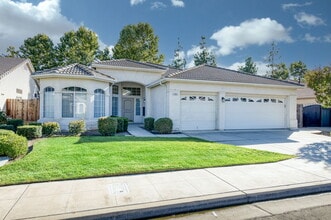 Building Photo - 1903 E Emerald Ave