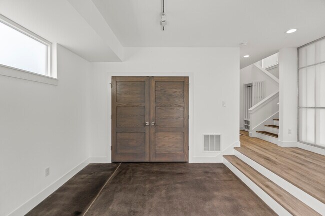 Foto del edificio - 2157 N Park Ave