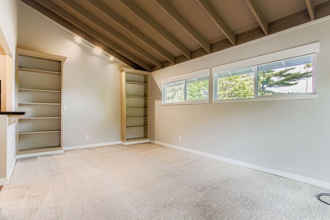 Foto del edificio - Nicely updated 1 bed 1 bath condo for rent...