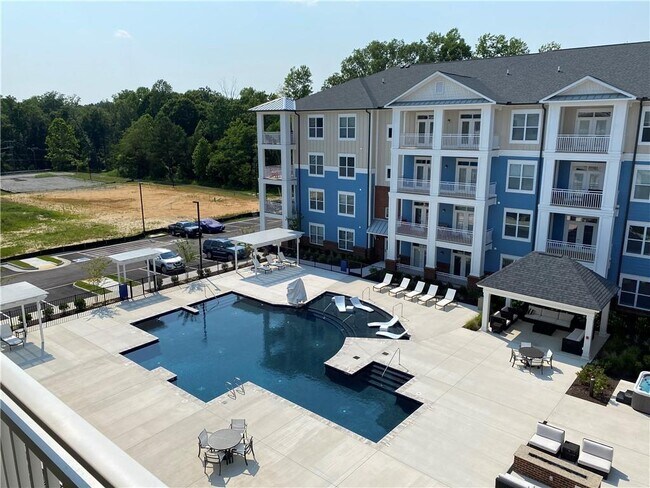 Foto del edificio - 10501 Stoney Bluff Dr