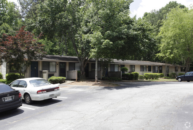 Building Photo - Parkwood Village Apartments