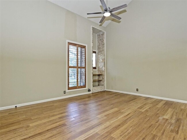 Building Photo - 20 Stoney Creek Cove