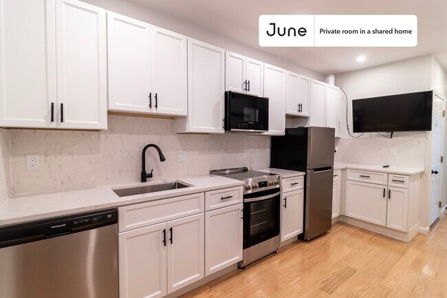 Building Photo - Room in Shared 3 bed/2 bath home in JFK/UMass
