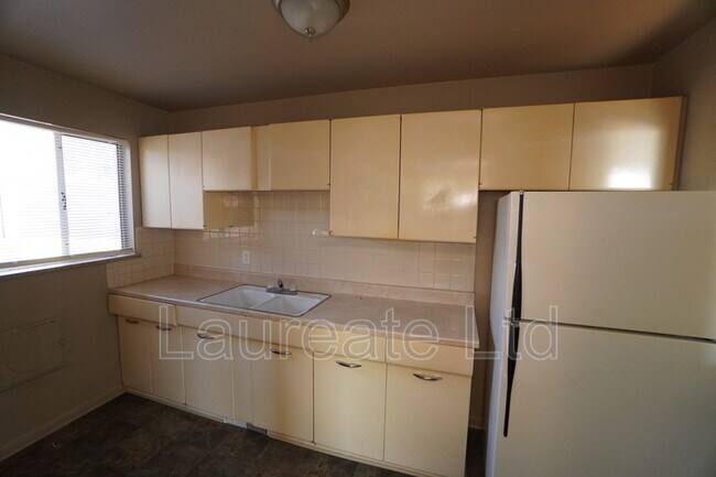 Foto del edificio - 2363 S Downing St