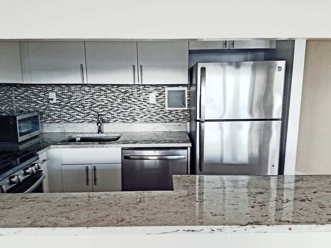 Foto principal - 8203 Boulevard E