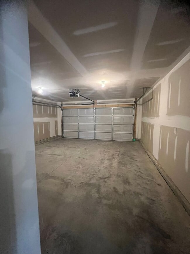 Building Photo - NEW CONTRUCTION!  Available for Immediate Move in!