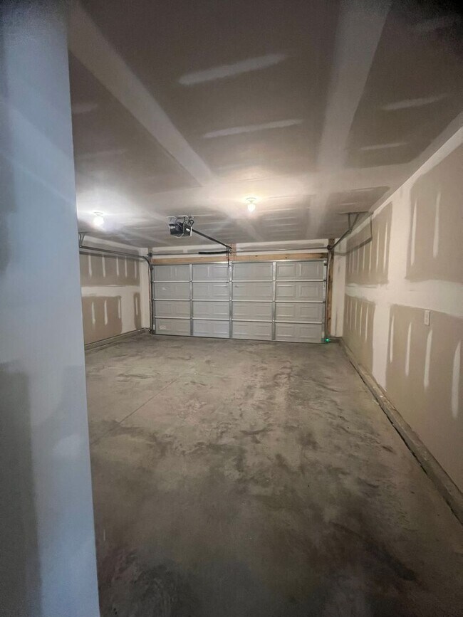 Foto del edificio - NEW CONTRUCTION!  Available for Immediate Move in!