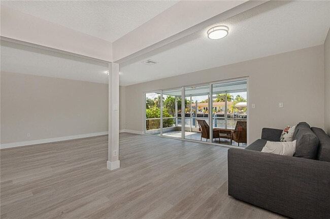 Foto del edificio - 2217 NE 20th Ave