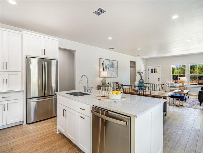 Building Photo - 426 Stagecoach Trail