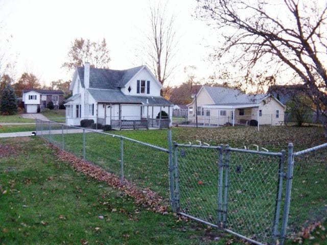 Building Photo - 3 br, 1 bath House - 704 W May St 704  May
