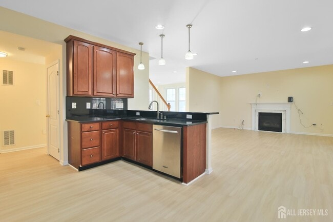 Building Photo - 4 Timber Grove Ct