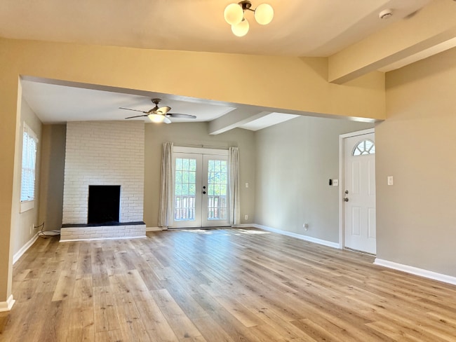 Foto del edificio - 2386 Elldale Ave