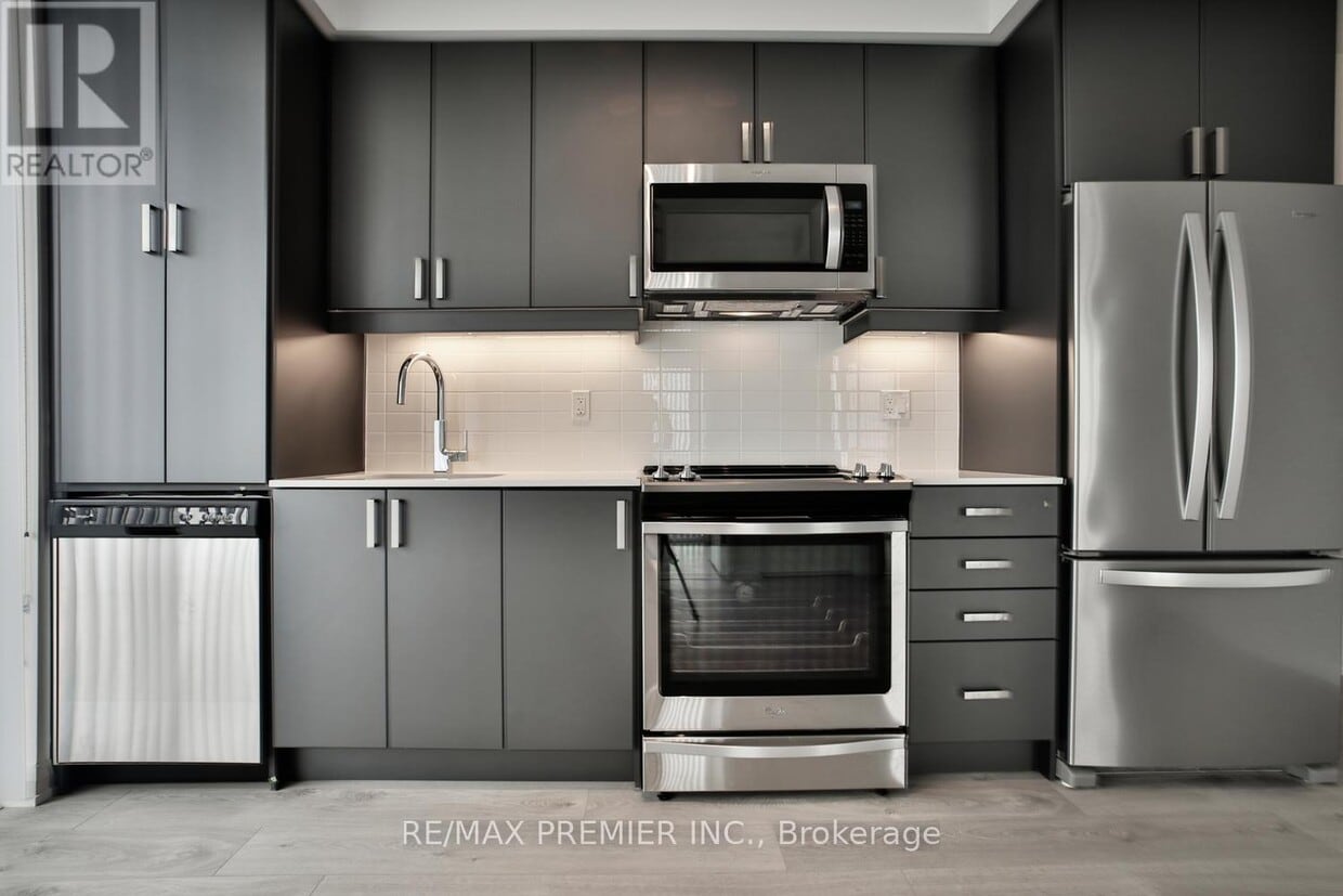 Photo principale - 7895-7895 Jane St