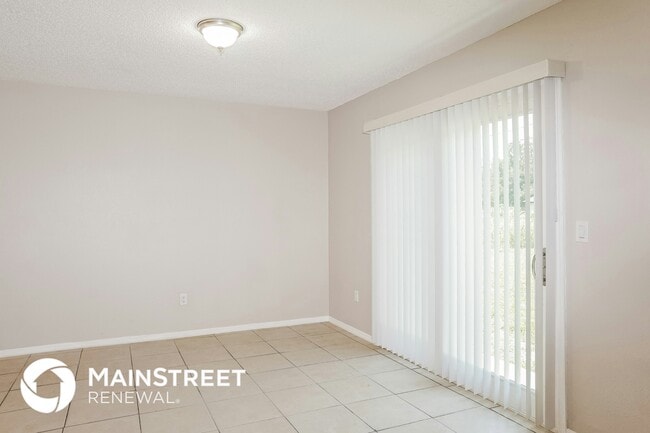 Building Photo - 377 Trilby Rd SW