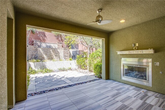 Foto del edificio - 5863 Glory Heights Dr