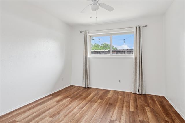 Foto del edificio - 10615 Stone Canyon Rd