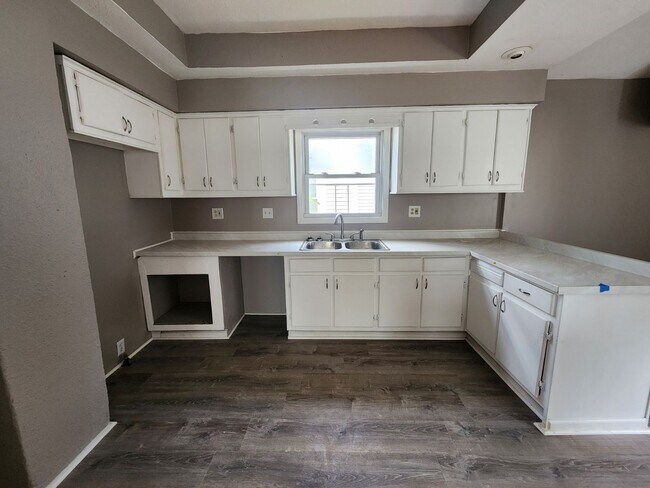 Foto del edificio - Three Bedroom Single Family Home!