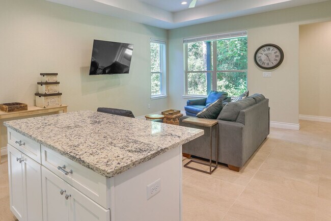 Foto del edificio - 11931 Lakeview Manor Dr
