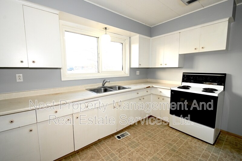 Photo principale - 592 Central St E