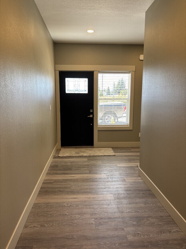 Foto del edificio - 388 Seven Oaks Ln