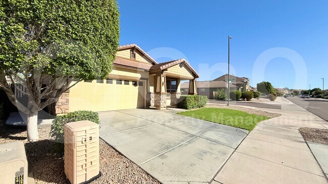 Building Photo - 17026 W Mohave St