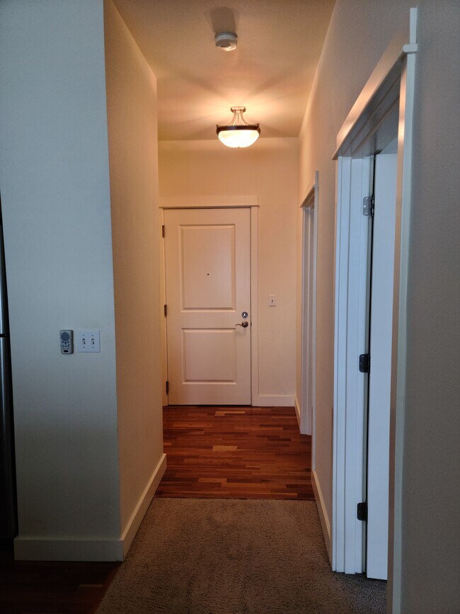 400 Washington Ave Unit 310, Bremerton, WA 98337 Condo for Rent in