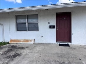 Building Photo - 211 Elderberry Ave NW