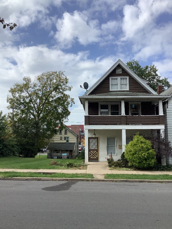 Foto principal - 821 Cherry St