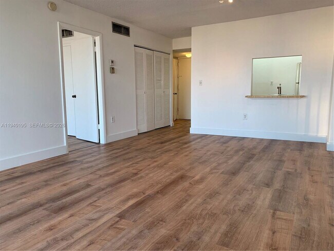 Foto del edificio - 16751 NE 9th Ave