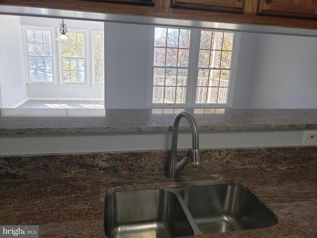 Foto del edificio - 13113 Briarcliff Terrace