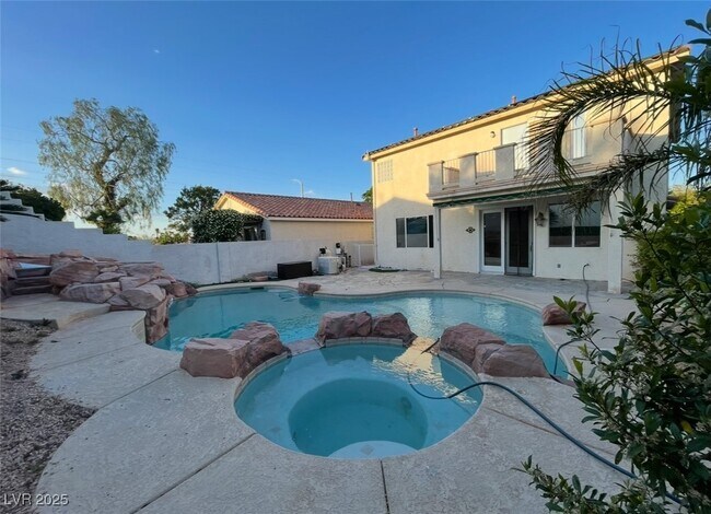 Foto del edificio - 2289 Surrey Meadows Ave