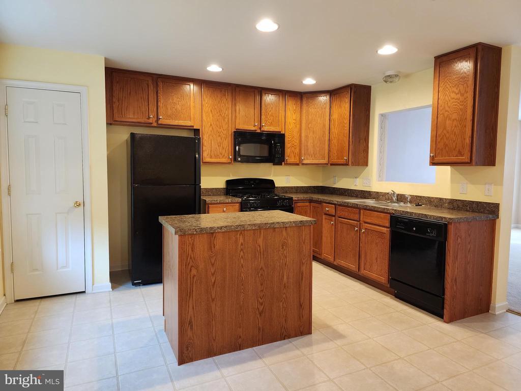 317 Scarboro Dr, Bunker Hill, WV 25413 Townhome Rentals in Bunker