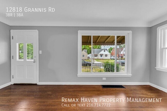 Foto del edificio - 12818 Grannis, Garfield Heights - Stunning...