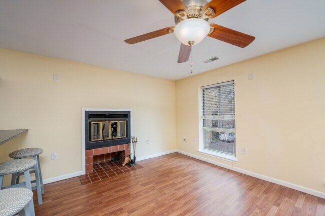 Foto del edificio - 35 Andrew Pl