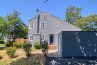 Building Photo - 7925 Arcade Lake Ln