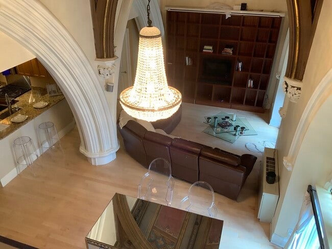 Building Photo - 48 W Broadway