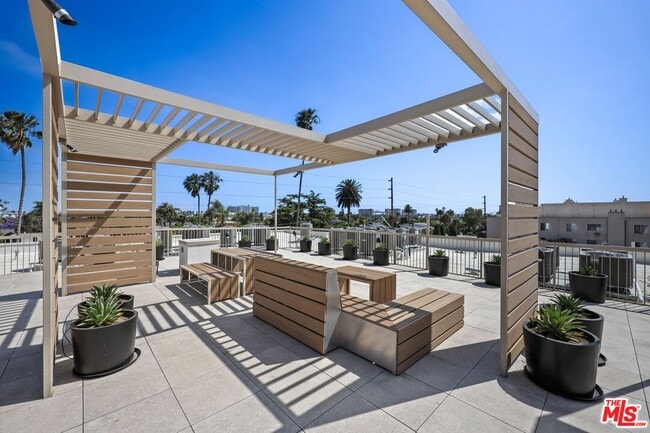Building Photo - 1600 Venice Blvd.