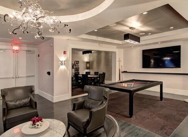 Foto del edificio - 5725 Carnegie Blvd