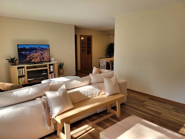 Foto del edificio - 3 Bedroom Unit